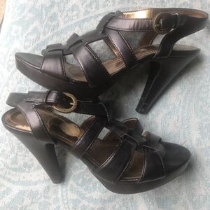 Tahari black strappy heels 7.5